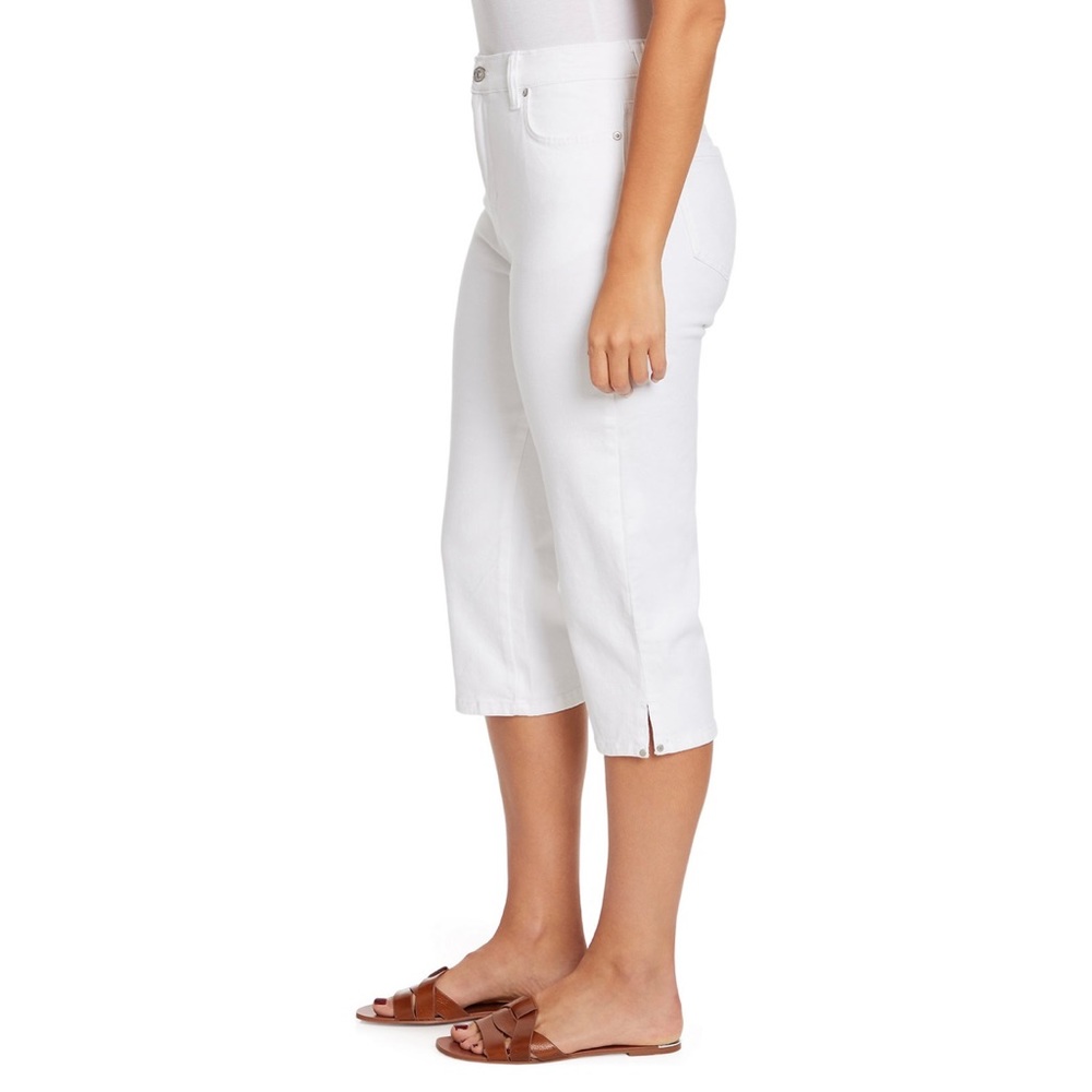Gloria Vanderbilt Capris in Vintage White Size 4P NWT